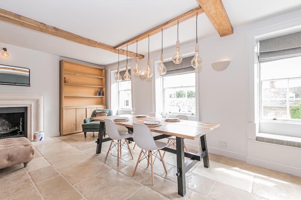 Oxfordshire Living - The Vanbrugh Apartment - Woodstock Bagian luar foto