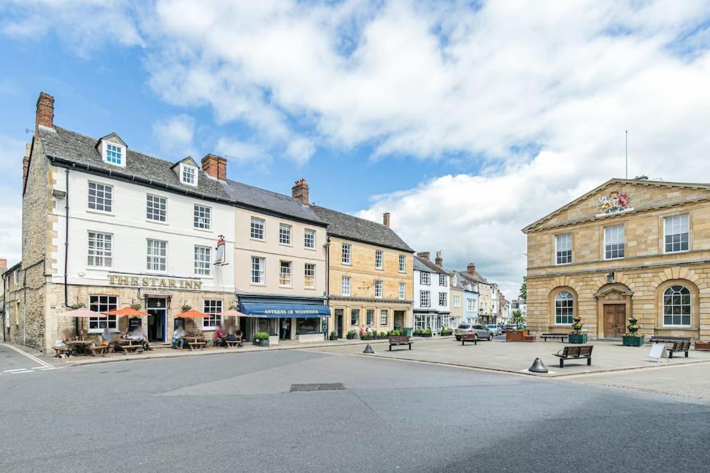 Oxfordshire Living - The Vanbrugh Apartment - Woodstock Bagian luar foto